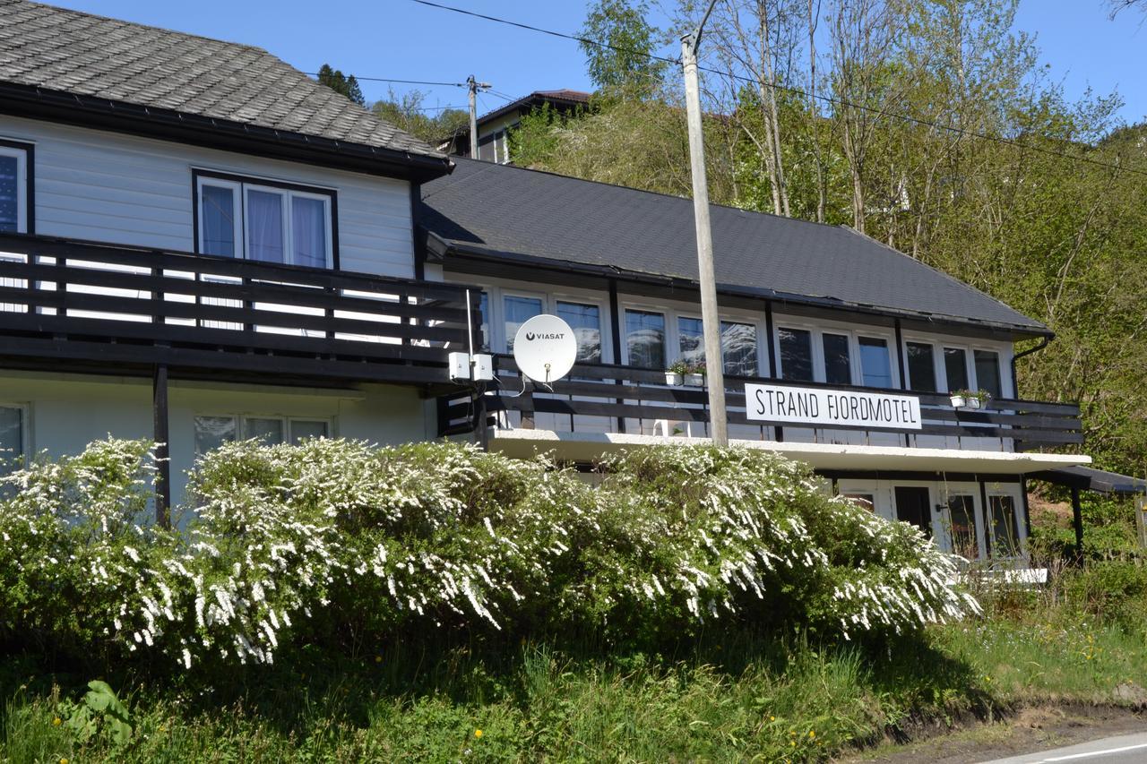 Strand Fjordmotel Ulvik Buitenkant foto