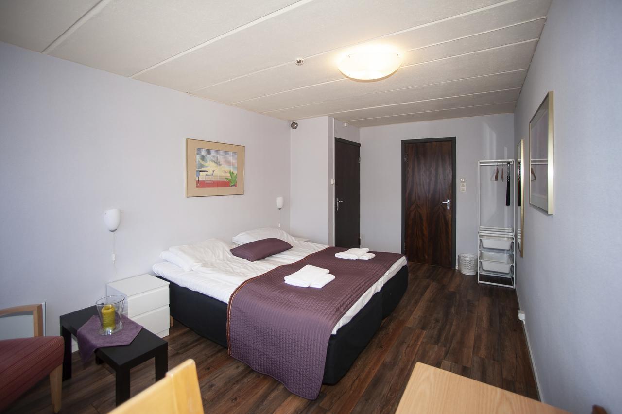 Strand Fjordmotel Ulvik Buitenkant foto